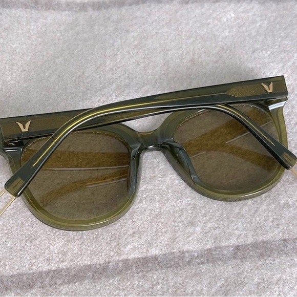 GENTLE MONSTER Olive Sunglasses - Picture 3 of 6
